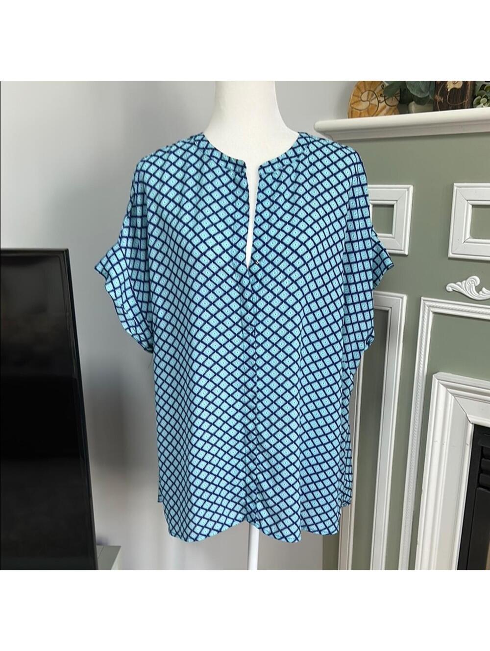 Doz & Ali Blue Geometric Women's Top